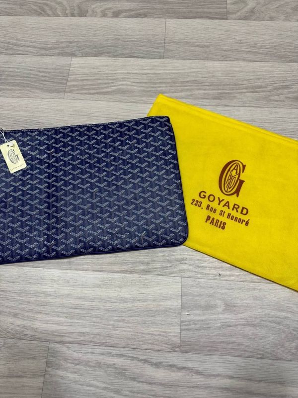 В наличии Goyard Clutch В наличии Goyard Clutch