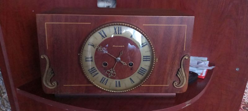 Продаётся настольные часы с боем механические. Продаётся настольные часы с боем механические.