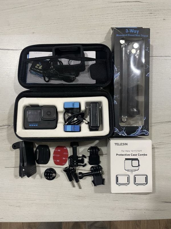 GoPro Hero 10 + флешка + аксессуары GoPro Hero 10 + флешка + аксессуары