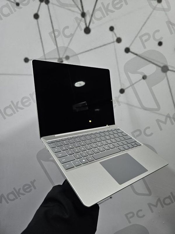 Microsoft Surface Go Microsoft Surface Go