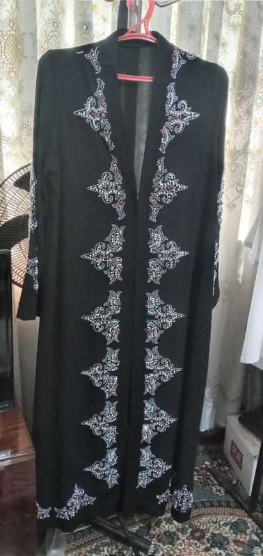 Ayollar uchun abaya turetski Ayollar uchun abaya turetski