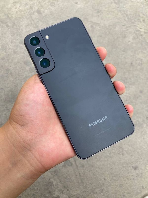 Samsung galaxy s22 plus 5g ideal