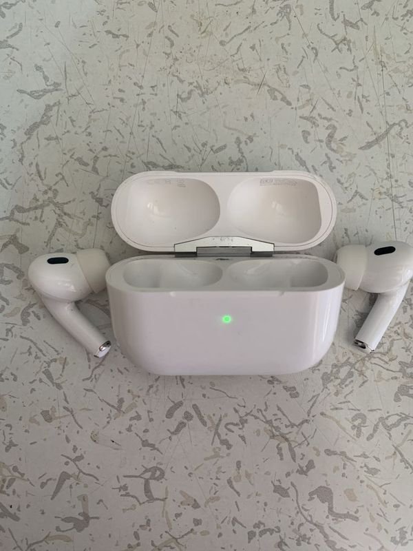 AirPods Pro sotiladi srochna AirPods Pro sotiladi srochna