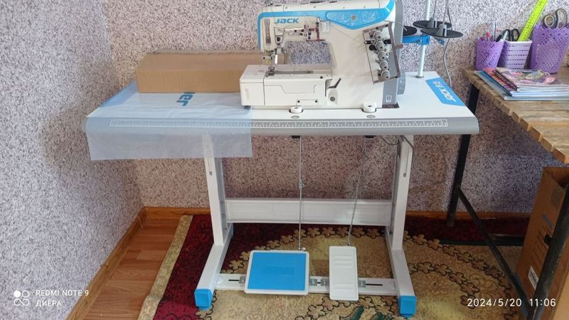 Продаётся швейная машина Продаётся швейная машина