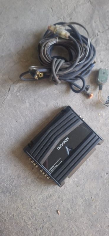 Продам уселител Kenwood 400 w с проводами состояние отличное Продам уселител Kenwood 400 w с проводами состояние отличное