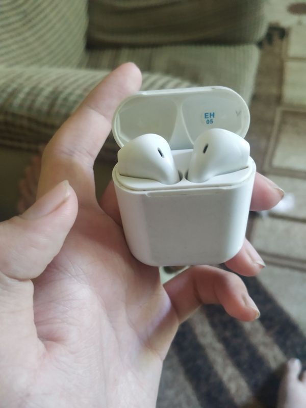 Продам i11 airpods2 наушники беспроводные