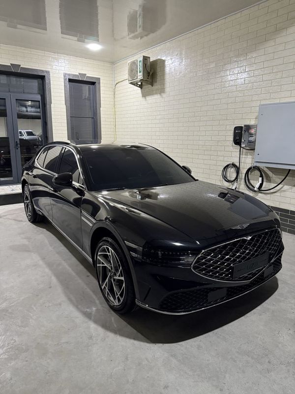 Genesis G90 sotiladi Genesis G90 sotiladi