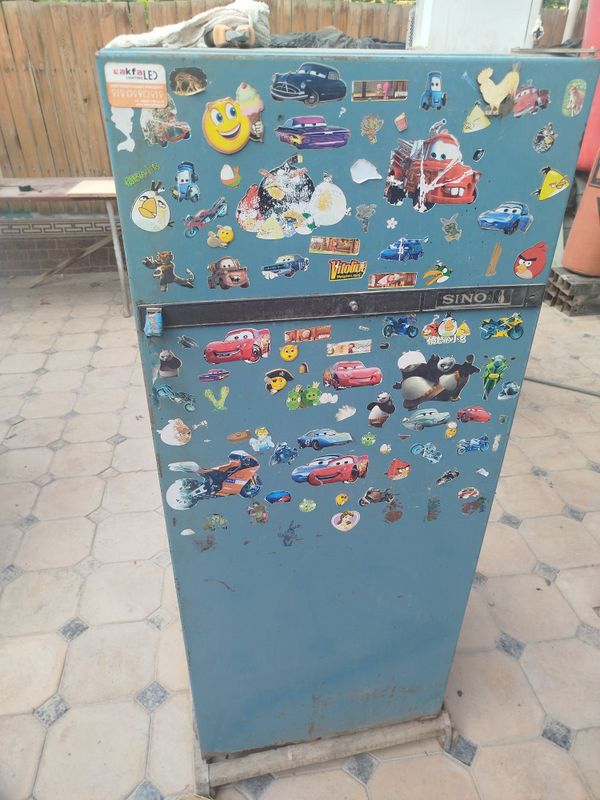 Продаются холодильники и микроволновка б/у. Продаются холодильники и микроволновка б/у.