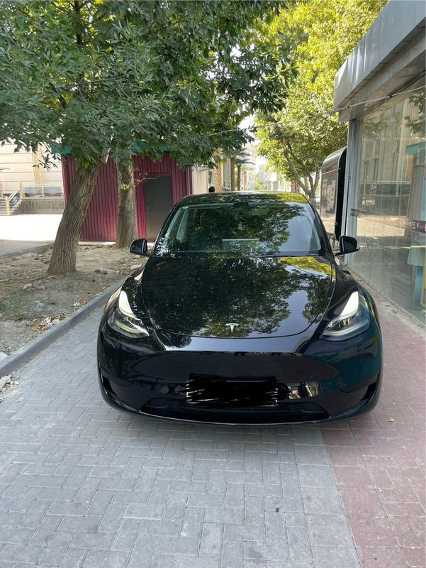 Tesla model Y, 2022 год Tesla model Y, 2022 год
