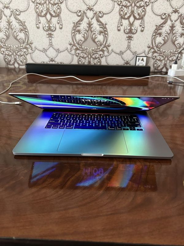 Macbook Pro 16 inch (Late 2019) В идеале