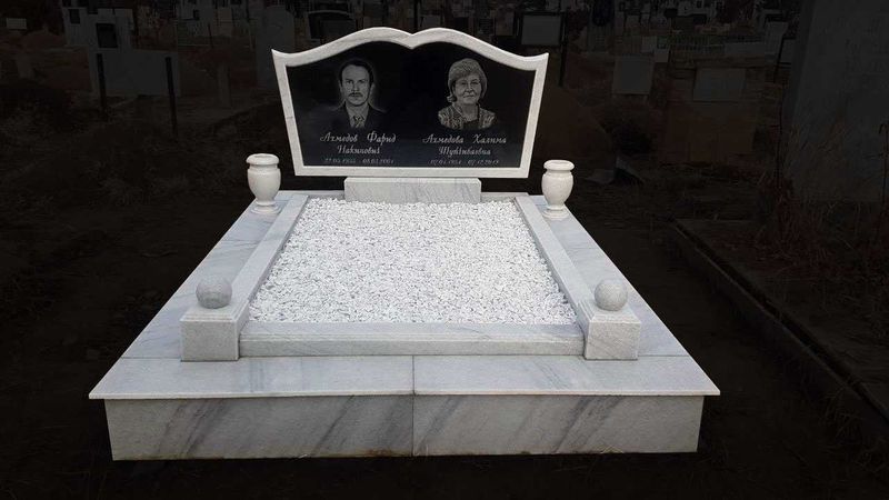 Памятник из белого мрамора