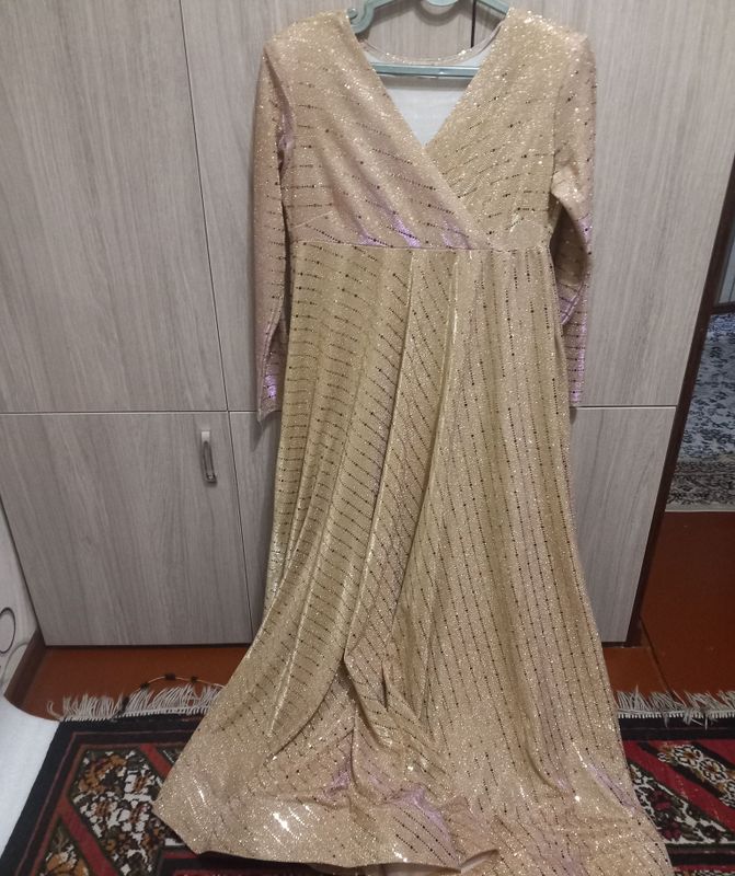 Bir martta kiyilgan libos 180.000 Bir martta kiyilgan libos 180.000