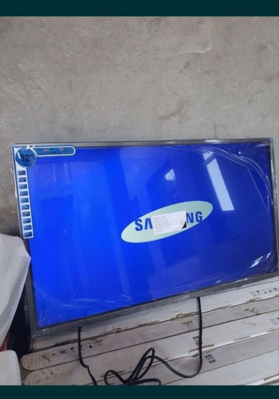 32- Samsung Smart TV