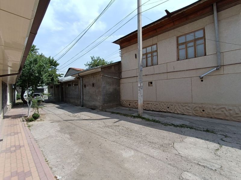 Ховли сотилади Юнсабат район 3 сотх фасади 19/16 Ховли сотилади Юнсабат район 3 сотх фасади 19/16