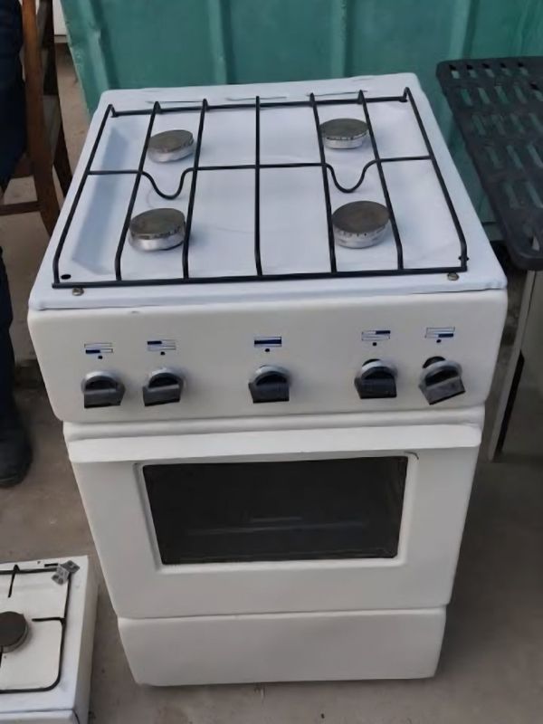 Продаётся СССР газовая плита при низком огне хорошо говорит зимой