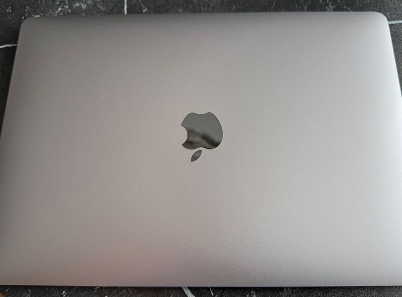 Продается Macbook air m1 16/256 Продается Macbook air m1 16/256