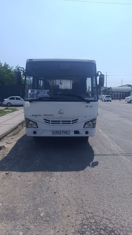 Avtobus Isuzu MP40 Avtobus Isuzu MP40