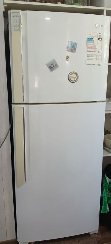 Срочно продаётся холодильник LG