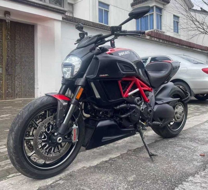 Ducati Diavel 2016 под заказ (5 недель) Ducati Diavel 2016 под заказ (5 недель)