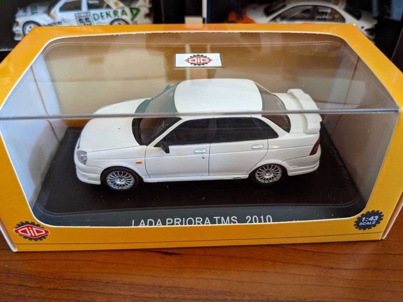 Коллекционная модель Lada Priora TMS 1:43 Коллекционная модель Lada Priora TMS 1:43