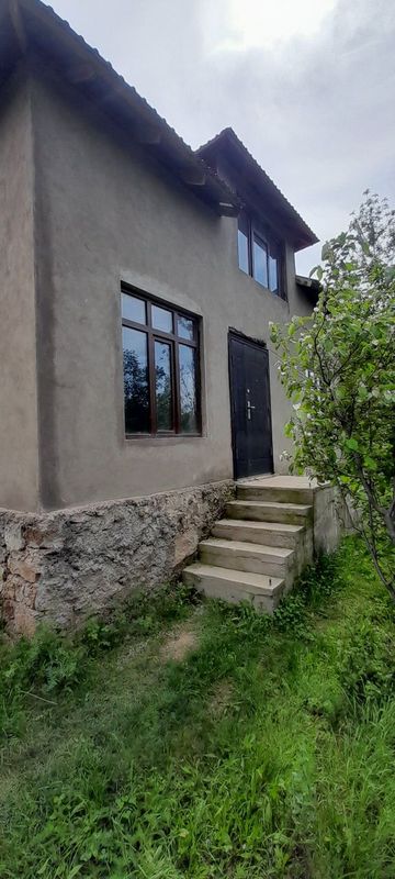 Dacha sotiladi 10 sotix