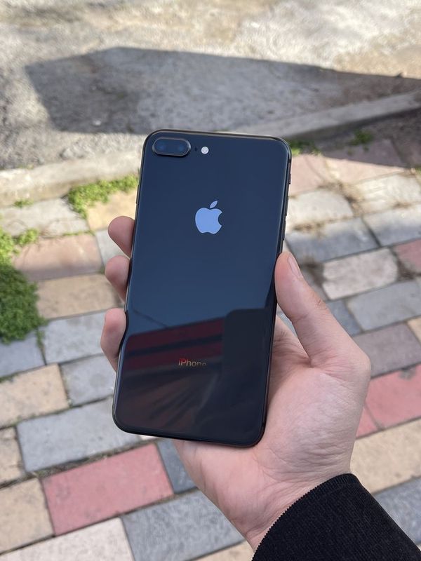 iPhone 8 Plus 64GB LL/A