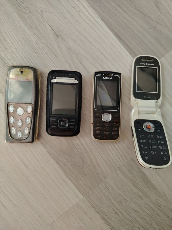 4 та телефон Nokia, Sony eriksson 4 та телефон Nokia, Sony eriksson