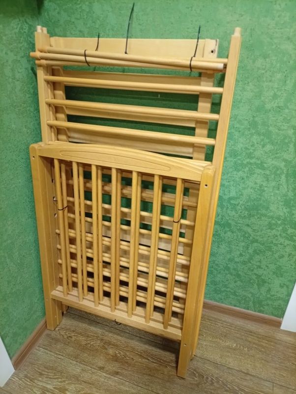 Продаю детскую,деревянную,импортную кроватку. Продаю детскую,деревянную,импортную кроватку.