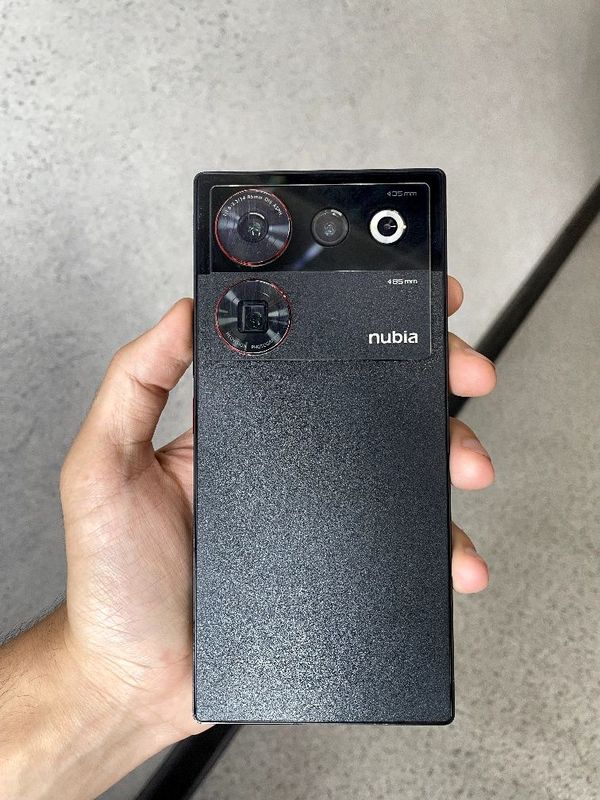 ZTE Nubia Z50 Ultra, O'yin uchun ideal Telefon. ZTE Nubia Z50 Ultra, O'yin uchun ideal Telefon.