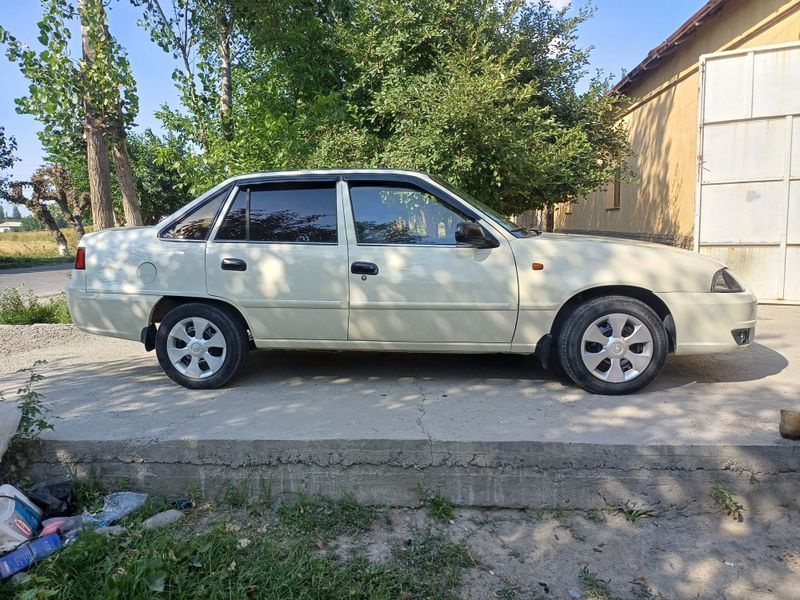 Nexia 2 sotiladi motor sons gibrit 1,5 narxi 3500$ Nexia 2 sotiladi motor sons gibrit 1,5 narxi 3500$