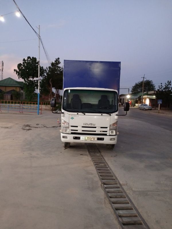 Isuzu sotiladi 2014 yil Isuzu sotiladi 2014 yil