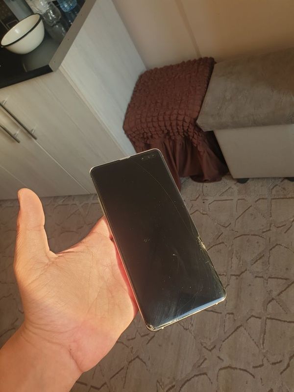 Srochna s10 + 5g 8/256 Srochna s10 + 5g 8/256