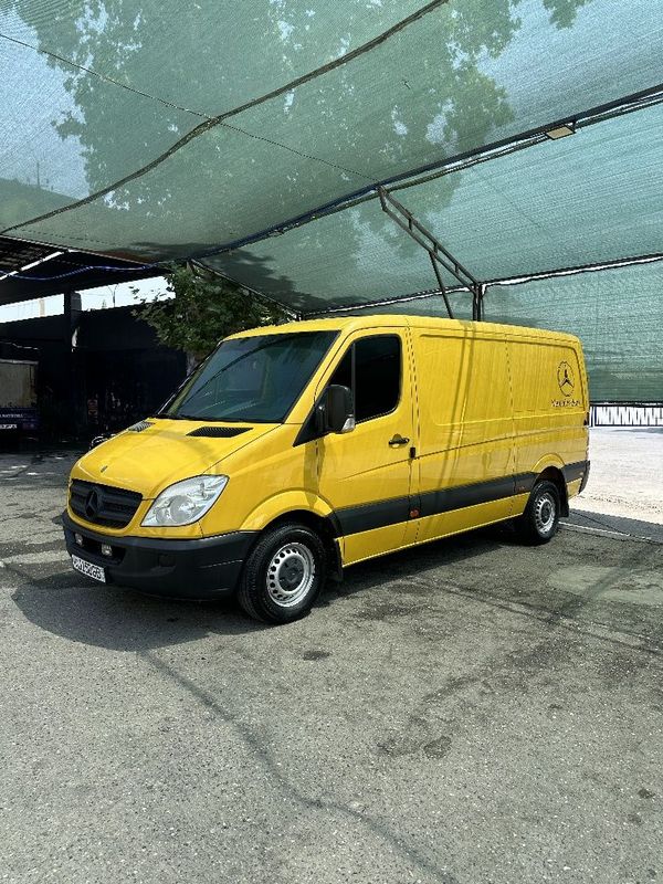 Sprinter 906 sotiladi Sprinter 906 sotiladi