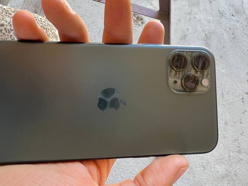 iPhone 11pro емкст 75, 64гб