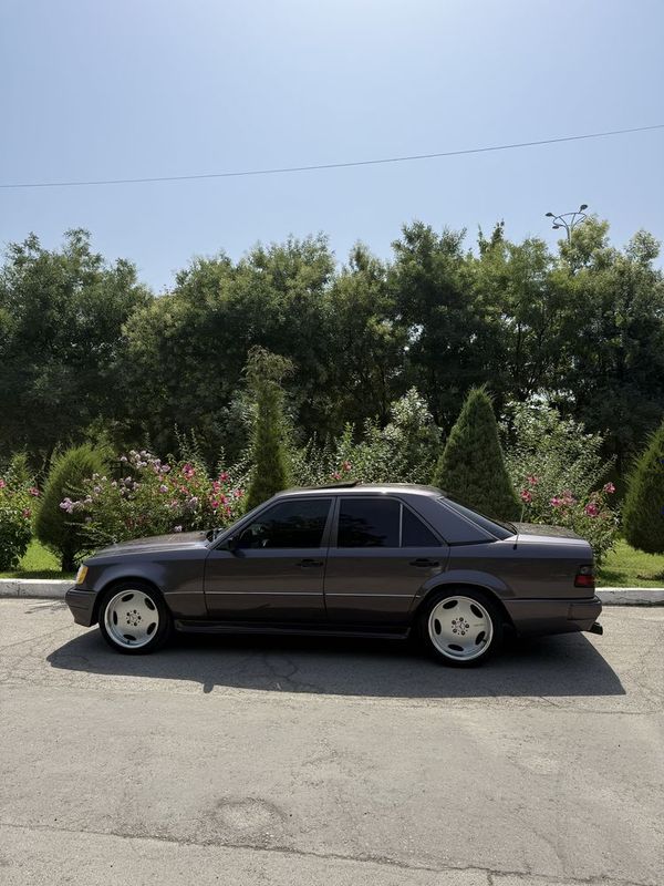 Мерседес Бенз W124 волчок 5.5 AMG матор сотилади Мерседес Бенз W124 волчок 5.5 AMG матор сотилади