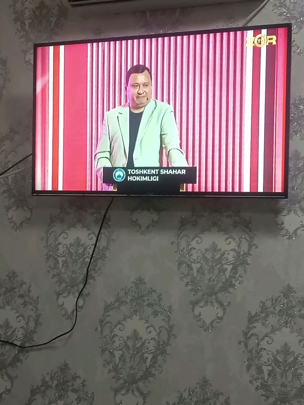 43 taʼlik TELEVEZUR sotiladi 120 dollir kelishilad