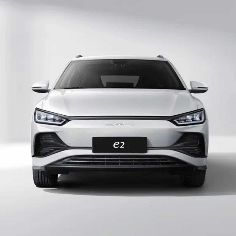 BYD e2 электромобиль