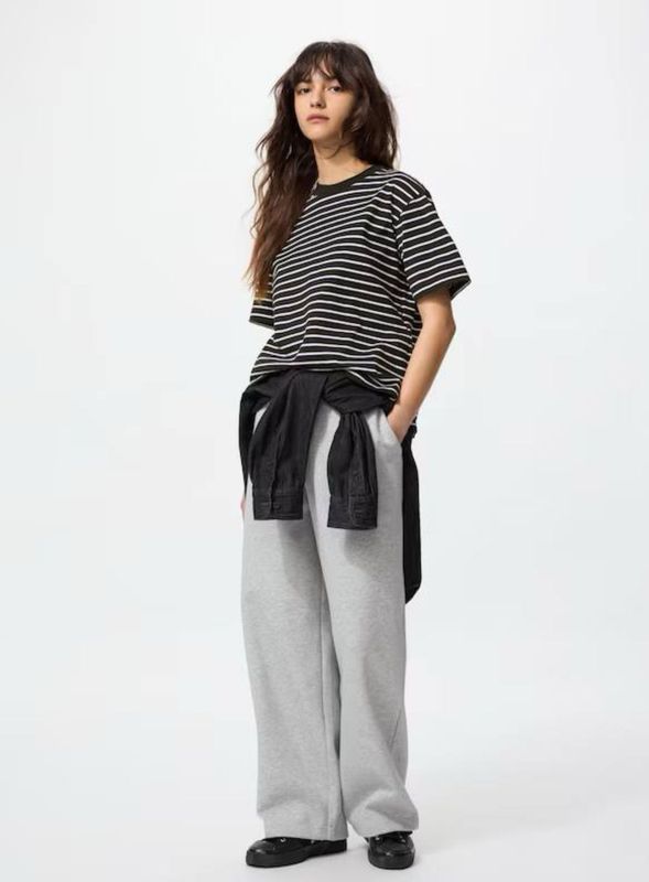 Uniqlo. Футболка женская. Uniqlo. Футболка женская.