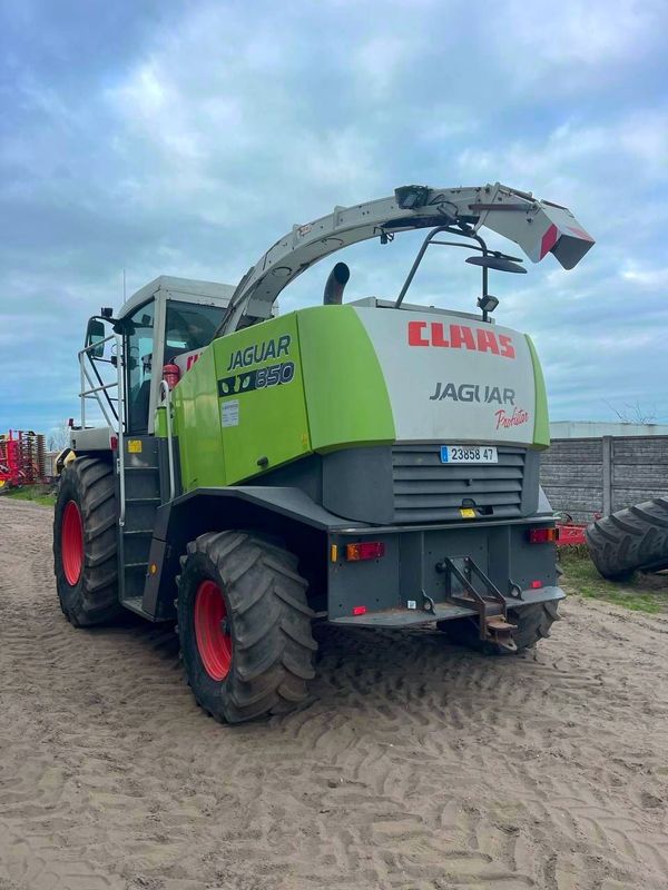 Claas Jaguar 850.Kemper jatki bn. Kombain 2009 yil. Jatkisi 2011yil Claas Jaguar 850.Kemper jatki bn. Kombain 2009 yil. Jatkisi 2011yil