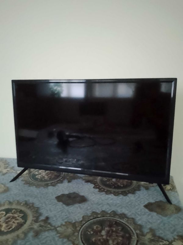 Televizor Smart tv. 32 дюймовый. Televizor Smart tv. 32 дюймовый.