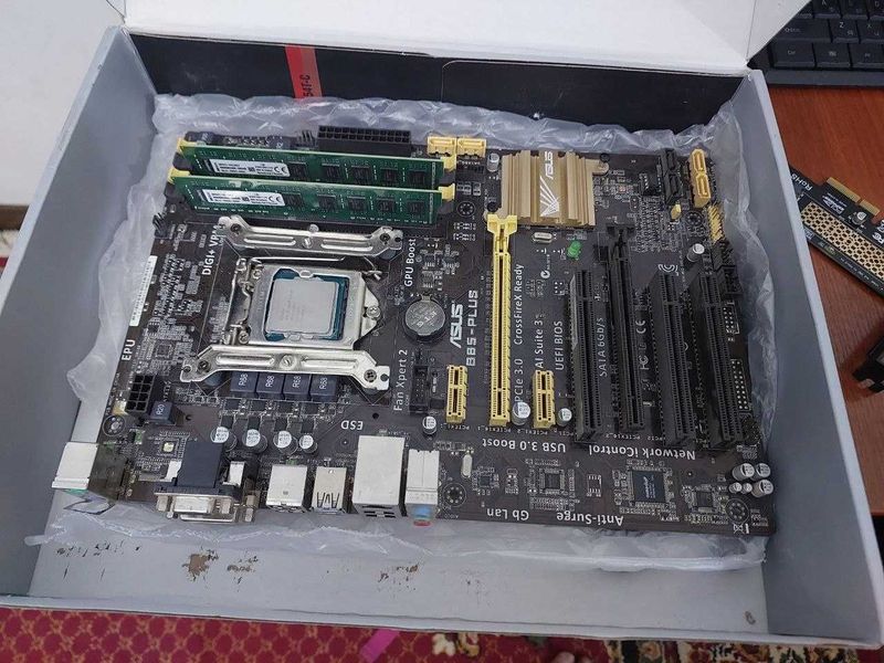 Материнская плата Asus B85-plus LGA 1150 + i7 4790 + ram16gb + cpufan Материнская плата Asus B85-plus LGA 1150 + i7 4790 + ram16gb + cpufan