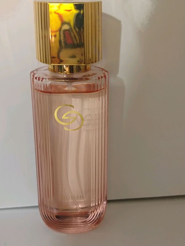 Giordani gold parfum duxi arginal narxi 250. 000 Giordani gold parfum duxi arginal narxi 250. 000