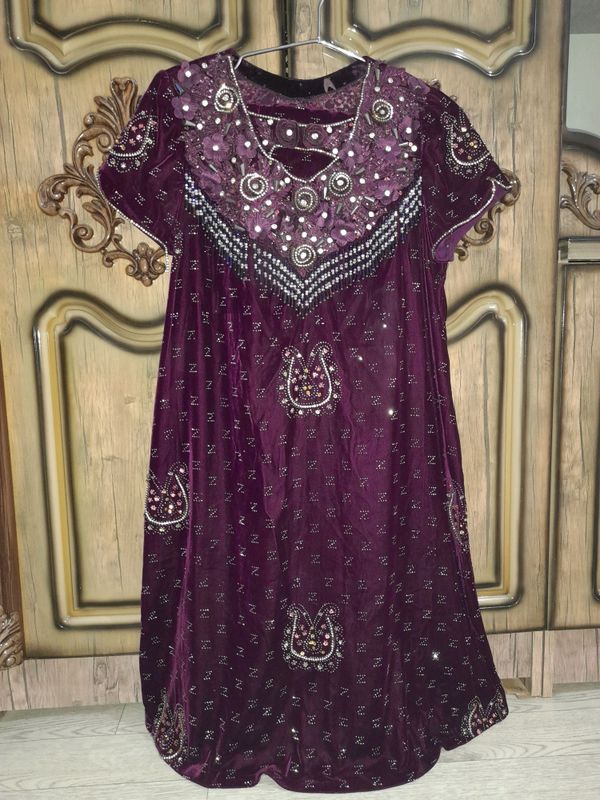 Kelinlikda kiyilgan, holati yaxshi, 200 ming Kelinlikda kiyilgan, holati yaxshi, 200 ming