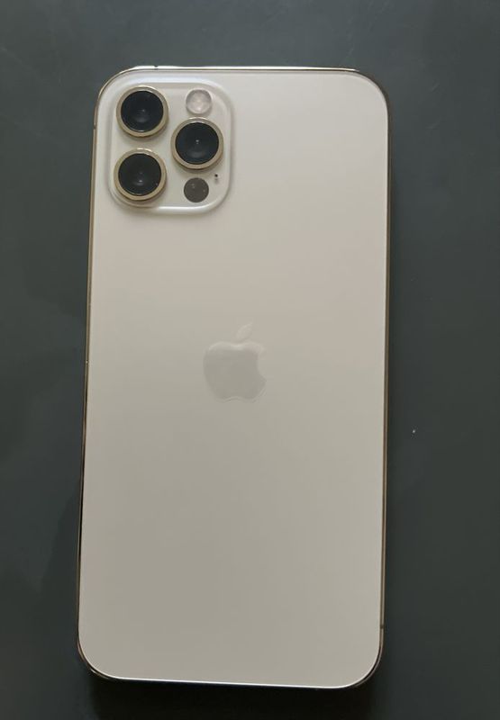 Продаю iphone 12 про,память 128,аккумулятор 80%.Состояние идеальное.