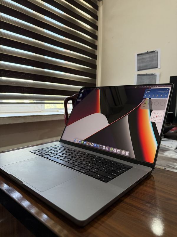 MacBook pro m2 pro 1TB MacBook pro m2 pro 1TB