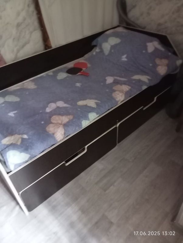 Двух ярусная кровать Двух ярусная кровать