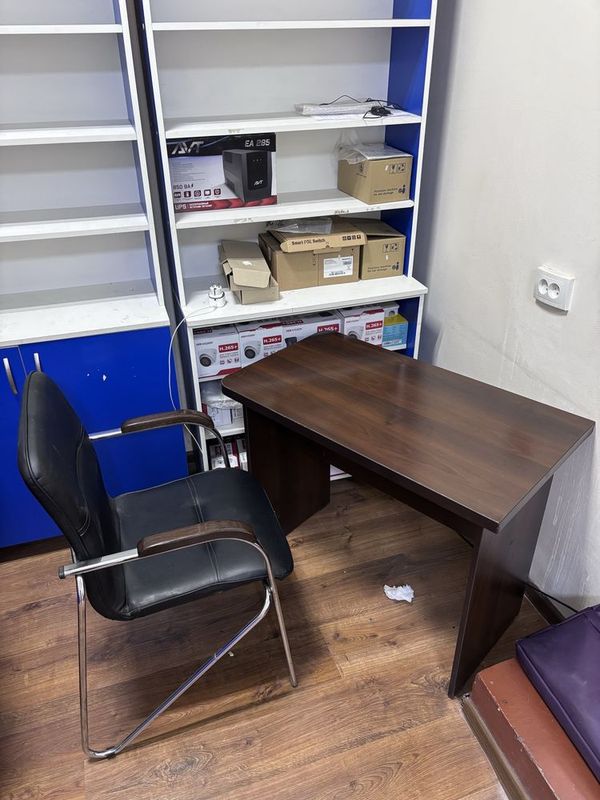 Mebel sotiladi ofis uchun Mebel sotiladi ofis uchun