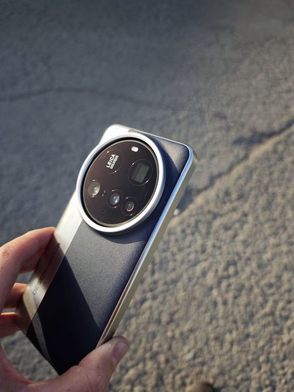 Xiaomi 15 ultra 16/512 Как новый Xiaomi 15 ultra 16/512 Как новый