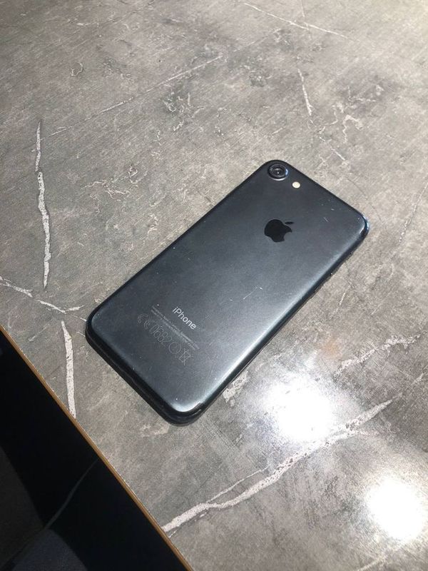 iPhene 7 holati ideal yomks uselinne 100 bowqa aybi yo
