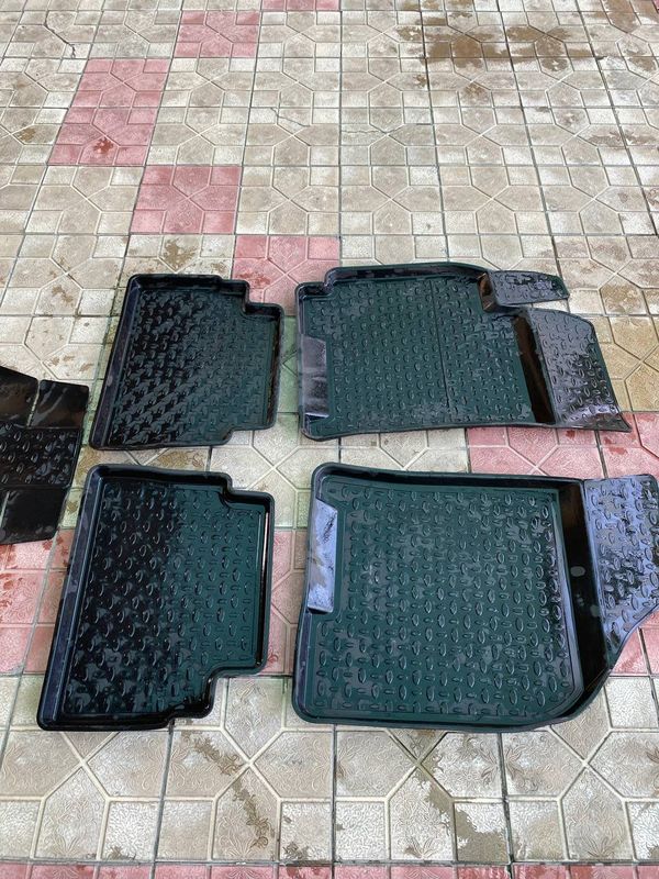 polik lacceti juda yaxshi yangidek polik lacceti juda yaxshi yangidek